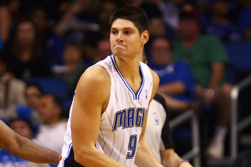 填补中锋位 填补中锋位