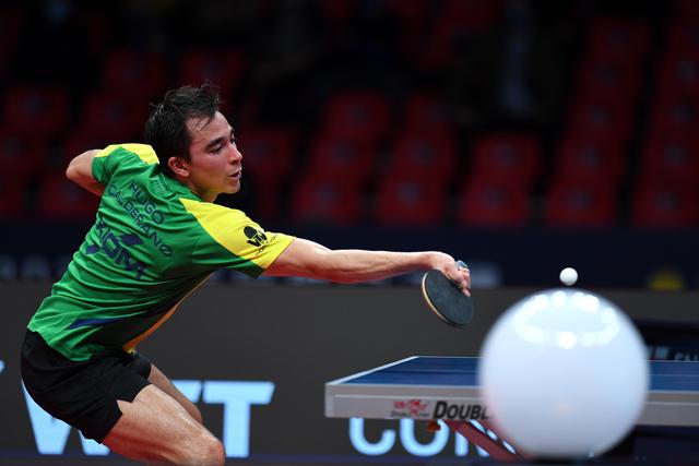 足球迷拭目 足球迷拭目