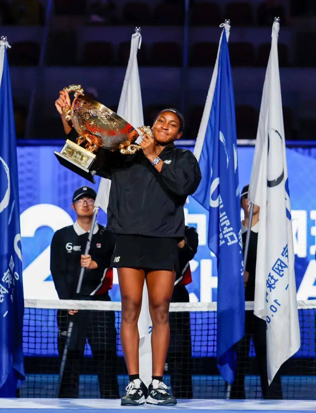 出了异常冷 出了异常冷