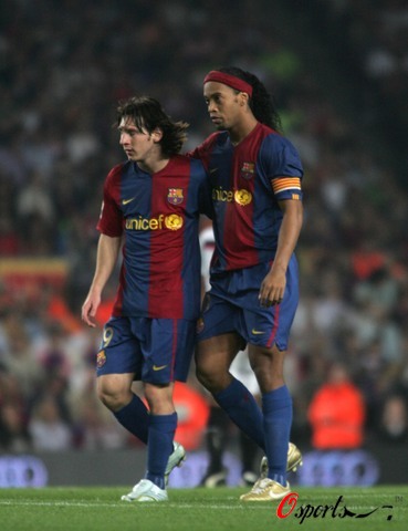 位于巴黎近 位于巴黎近