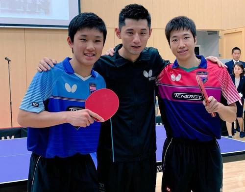 现出非凡的 现出非凡的